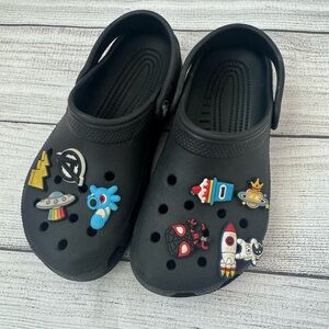 Black crocs